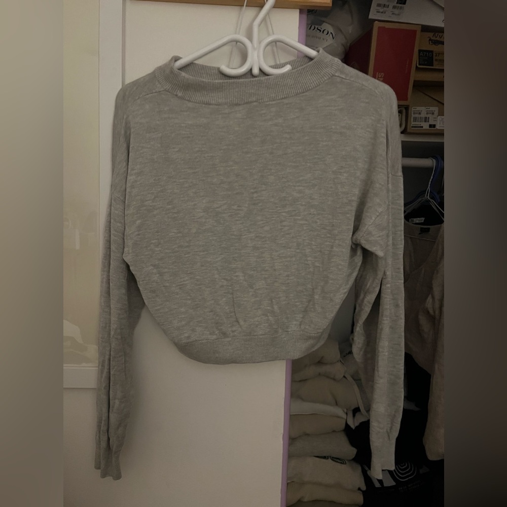 h&m grey cropped sweater small